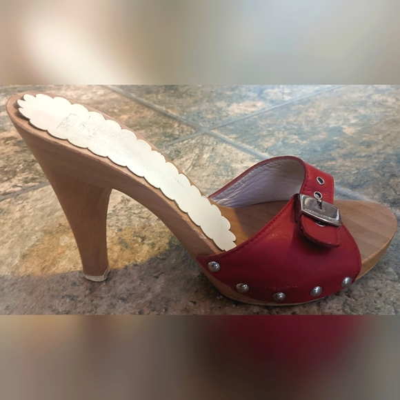 Retro Style pinup red and wood grommet heels Sandals - Picture 1 of 8